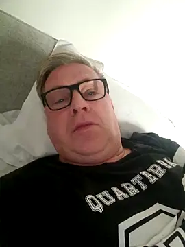 Snapshot of RobertStripX chatting on December 2024 09:03:01 AM RobertStripX online show from December 2024 09:03:01 AM