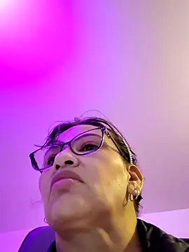 Snapshot of esmeralda_milf chatting on May 2026 02:25:01 PM esmeralda milf online show from May 2026 02:25:01 PM