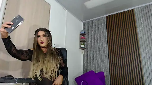 Snapshot of SARA_TS_FOX chatting on December 2024 08:25:01 PM SARA TS FOX online show from December 2024 08:25:01 PM