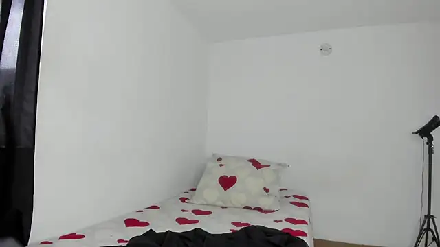 Snapshot of SARA_TS_FOX chatting on October 2025 09:24:01 PM SARA TS FOX online show from October 2025 09:24:01 PM