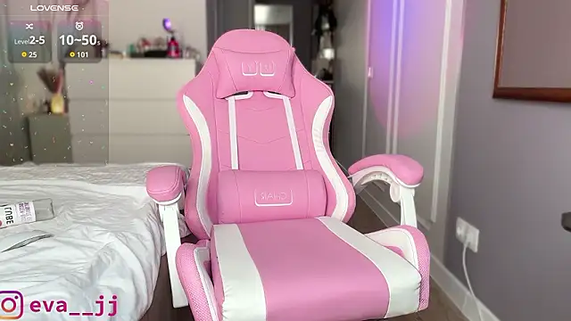 Eva JJ online show from March 2026 05:08:02 AM