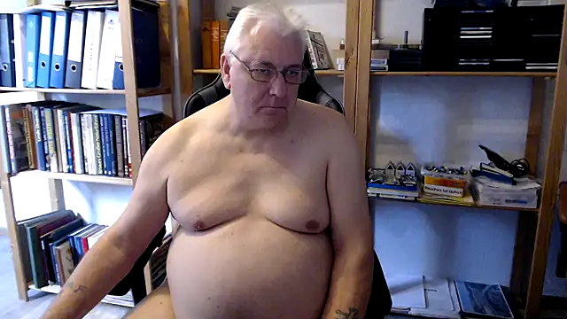 Snapshot of SchwanzhureXXL chatting on September 2025 08:46:02 AM SchwanzhureXXL online show from September 2025 08:46:02 AM
