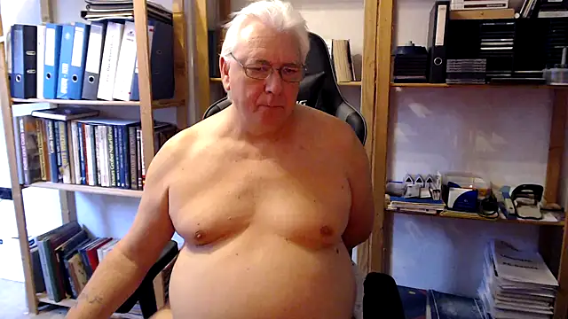SchwanzhureXXL online show from August 2026 06:04:02 AM
