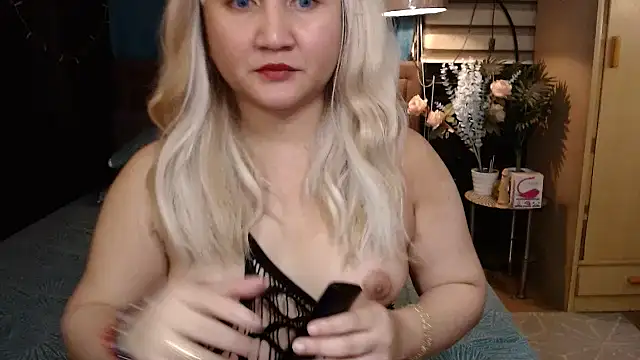 Snapshot of xheavenlytrans chatting on October 2025 10:34:02 AM xheavenlytrans online show from October 2025 10:34:02 AM