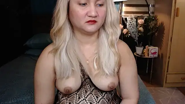 Snapshot of xheavenlytrans chatting on October 2025 11:47:01 PM xheavenlytrans online show from October 2025 11:47:01 PM