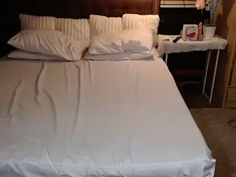 Snapshot of xheavenlytrans chatting on December 2025 12:58:02 PM xheavenlytrans online show from December 2025 12:58:02 PM