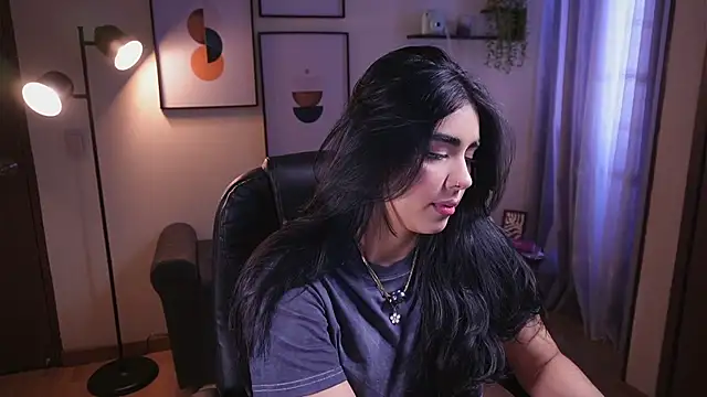 Snapshot of Isabella_dior chatting on November 2025 03:48:02 PM Isabella dior online show from November 2025 03:48:02 PM