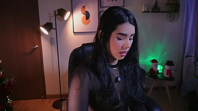 Snapshot of Isabella_dior chatting on December 2025 03:09:02 PM Isabella dior online show from December 2025 03:09:02 PM