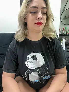 Snapshot of NathFox chatting on December 2024 08:25:02 PM NathFox online show from December 2024 08:25:02 PM