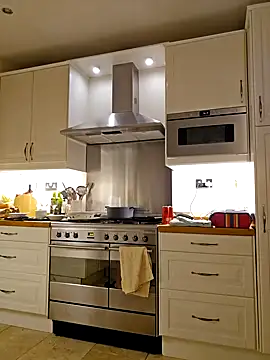 Snapshot of theSecretBallerino chatting on December 2024 07:18:02 AM theSecretBallerino online show from December 2024 07:18:02 AM