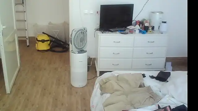 Snapshot of theSecretBallerino chatting on September 2025 06:38:01 AM theSecretBallerino online show from September 2025 06:38:01 AM