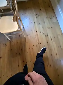 Snapshot of theSecretBallerino chatting on November 2025 10:47:02 AM theSecretBallerino online show from November 2025 10:47:02 AM