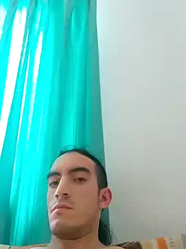 Snapshot of TommyMomentum chatting on December 2024 03:06:01 PM TommyMomentum online show from December 2024 03:06:01 PM