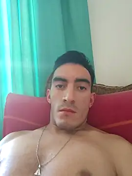 Snapshot of TommyMomentum chatting on November 2025 06:13:01 PM TommyMomentum online show from November 2025 06:13:01 PM