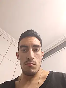 Snapshot of TommyMomentum chatting on November 2025 10:20:02 PM TommyMomentum online show from November 2025 10:20:02 PM