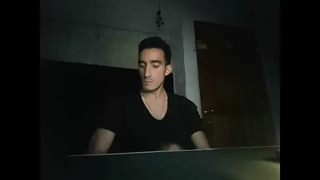 Snapshot of TommyMomentum chatting on November 2025 06:57:02 AM TommyMomentum online show from November 2025 06:57:02 AM