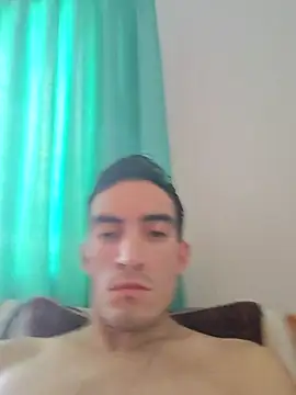 Snapshot of TommyMomentum chatting on December 2025 09:57:01 PM TommyMomentum online show from December 2025 09:57:01 PM