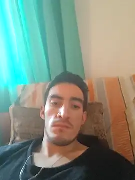 Snapshot of TommyMomentum chatting on December 2025 11:31:02 PM TommyMomentum online show from December 2025 11:31:02 PM