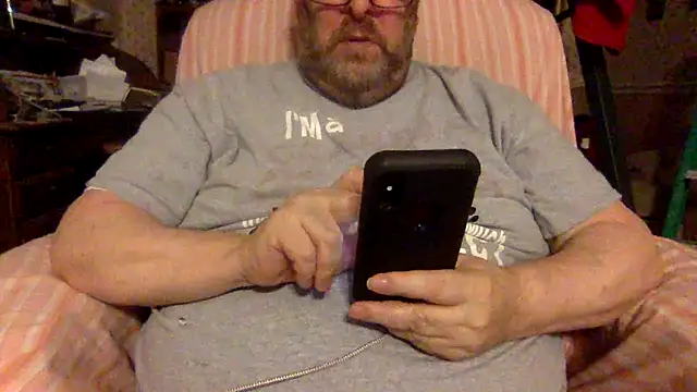 Snapshot of Drwhocares chatting on April 2026 07:07:02 PM Drwhocares online show from April 2026 07:07:02 PM