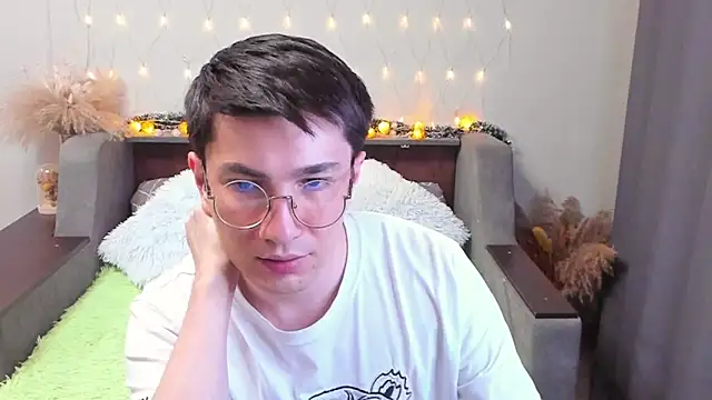 Yumi steve online show from January 2025 11:56:01 PM