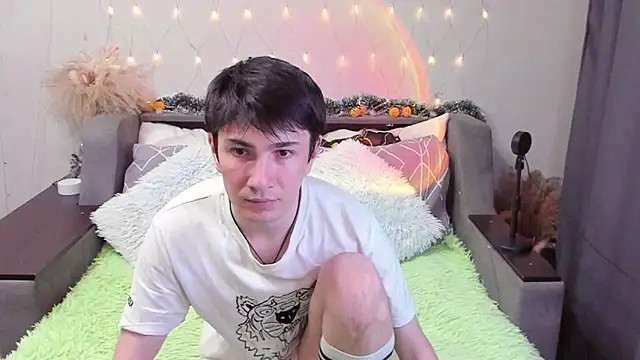 Yumi steve online show from November 2025 04:45:02 PM