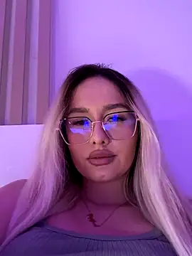 Snapshot of mollyxxx chatting on November 2025 03:06:01 AM mollyxxx online show from November 2025 03:06:01 AM