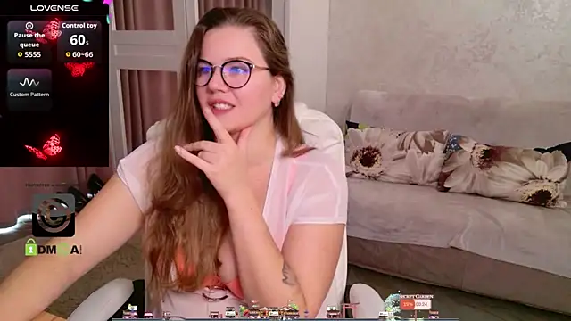 Snapshot of KellyKleine chatting on November 2025 09:41:02 AM KellyKleine online show from November 2025 09:41:02 AM