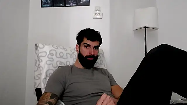 Verycutex online show from December 2025 08:19:02 AM