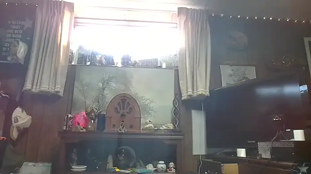 Makowboy online show from May 2026 04:04:02 PM