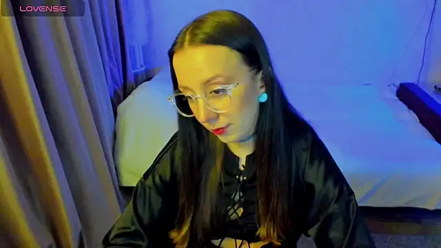 CurlySteph online show from April 2026 06:10:02 PM