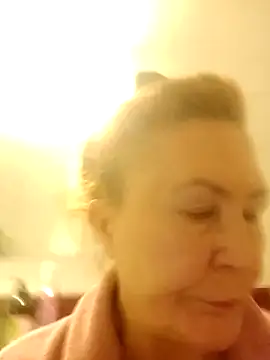 Hottie-Mom online show from November 2025 08:25:01 AM