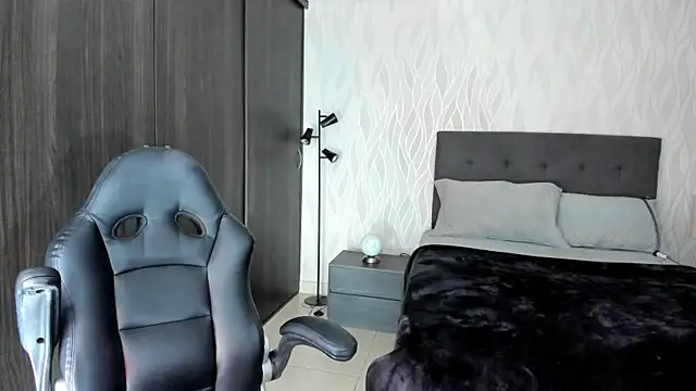 Snapshot of Kimy_Angel chatting on December 2024 06:08:01 PM Kimy Angel online show from December 2024 06:08:01 PM