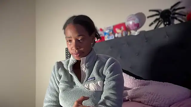 Snapshot of Cum2Charm chatting on January 2026 02:24:01 AM Cum2Charm online show from January 2026 02:24:01 AM