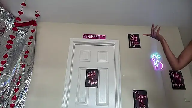 Snapshot of Cum2Charm chatting on February 2026 05:42:01 PM Cum2Charm online show from February 2026 05:42:01 PM