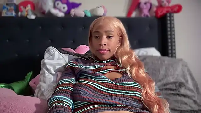 Snapshot of Cum2Charm chatting on February 2026 02:29:02 AM Cum2Charm online show from February 2026 02:29:02 AM