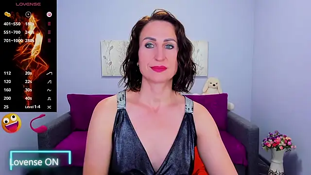 Nia Smithh online show from October 2025 12:38:02 PM