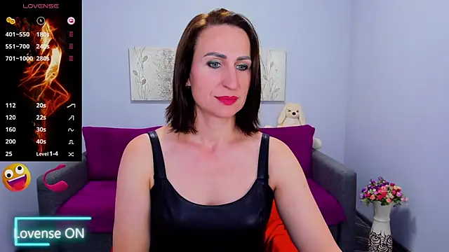 Nia Smithh online show from October 2025 12:15:01 PM