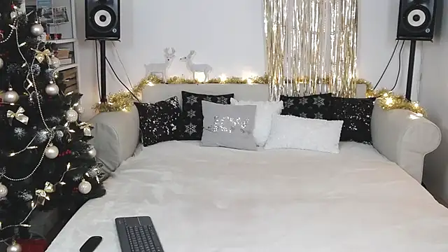 Snapshot of JaneDejaySC chatting on December 2024 08:54:01 PM JaneDejaySC online show from December 2024 08:54:01 PM