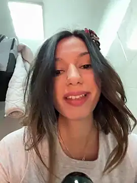 Snapshot of _MiaQueen_ chatting on March 2025 09:37:01 PM  MiaQueen  online show from March 2025 09:37:01 PM