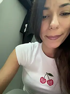  MiaQueen  online show from April 2026 09:48:02 PM