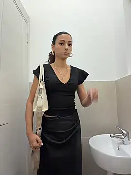  MiaQueen  online show from July 2026 09:32:02 PM