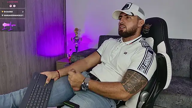 Snapshot of mr_david_cox chatting on February 2025 03:32:02 AM mr david cox online show from February 2025 03:32:02 AM