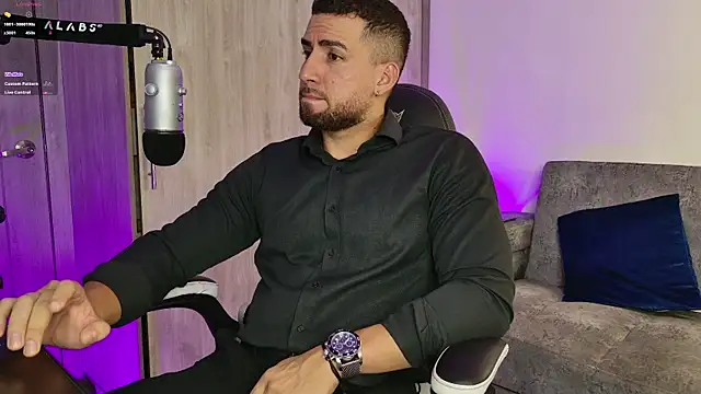 Snapshot of mr_david_cox chatting on February 2025 12:41:01 AM mr david cox online show from February 2025 12:41:01 AM