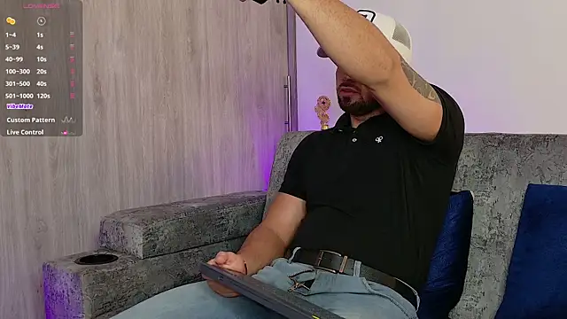 Snapshot of mr_david_cox chatting on March 2025 01:21:02 AM mr david cox online show from March 2025 01:21:02 AM