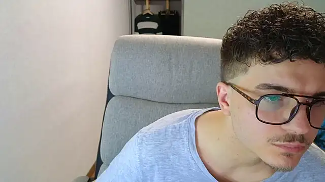 Remy Miles online show from November 2025 02:18:01 PM