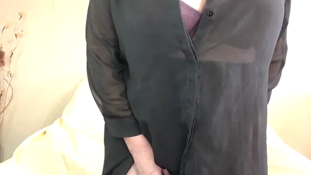 Snapshot of Milf4love50 chatting on March 2025 09:28:01 AM Milf4love50 online show from March 2025 09:28:01 AM