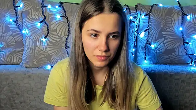 MaggieCake online show from November 2025 05:07:02 AM