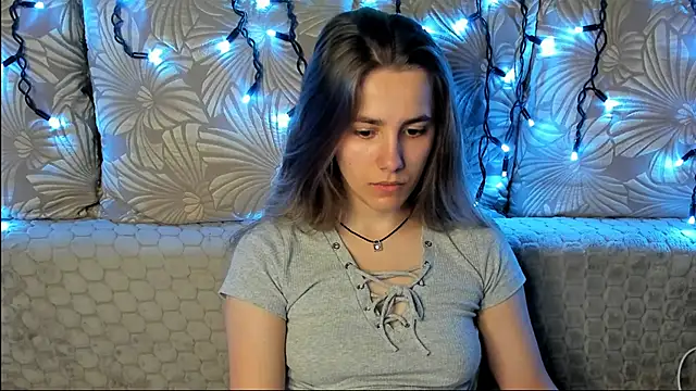 Snapshot of MaggieCake chatting on June 2026 01:49:01 AM MaggieCake online show from June 2026 01:49:01 AM