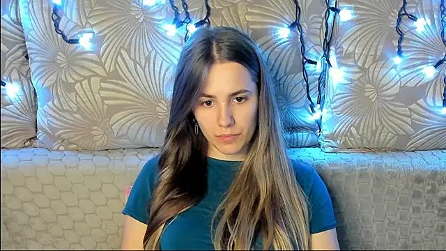 Snapshot of MaggieCake chatting on June 2026 01:21:01 AM MaggieCake online show from June 2026 01:21:01 AM