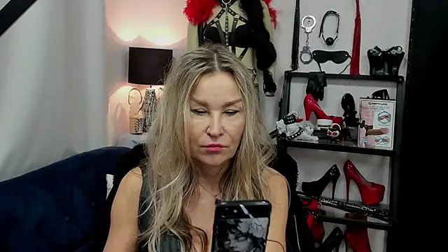 crystaLUX online show from December 2024 06:40:01 AM